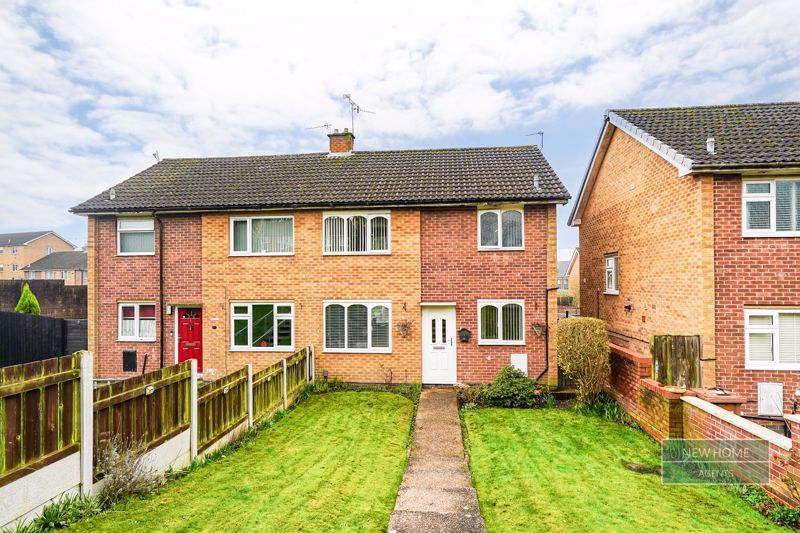 3 bed semidetached house for sale in Danes Close, Arnold, Nottingham