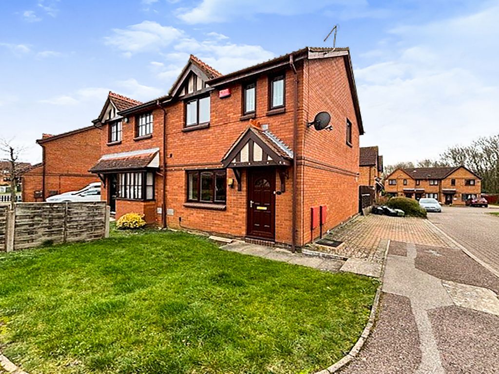 3 bed semidetached house for sale in Blaydon Close, Bletchley, Milton