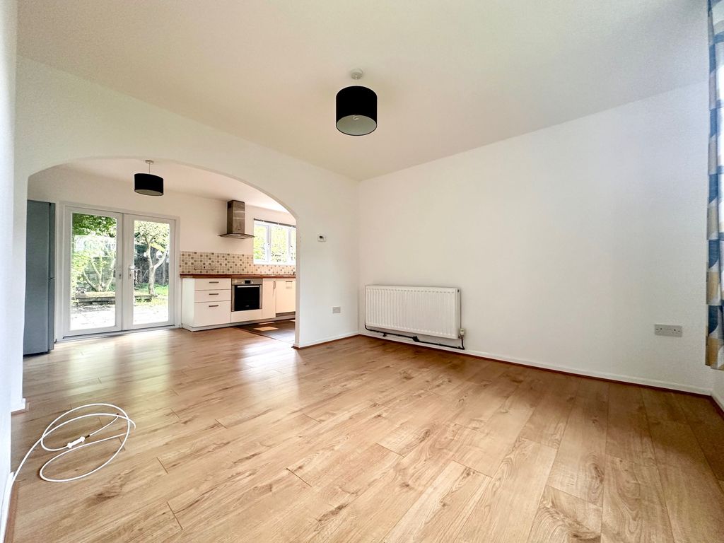 2 bed semidetached house to rent in Rustat Road, Cambridge CB1, £1,850