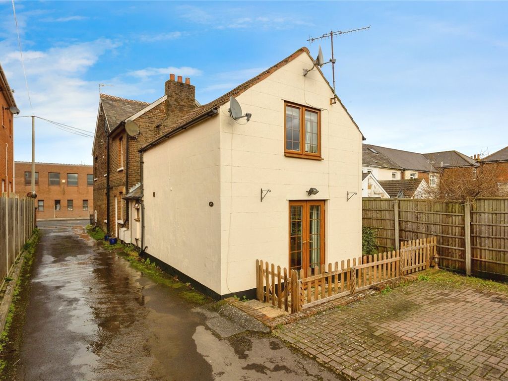 1 bed semidetached house for sale in Priory Road, Tonbridge, Kent TN9