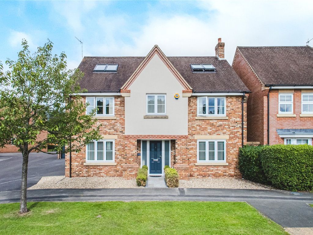 6 bed detached house for sale in Mazurek Way, Haydon End, Swindon SN25, £650,000 Zoopla