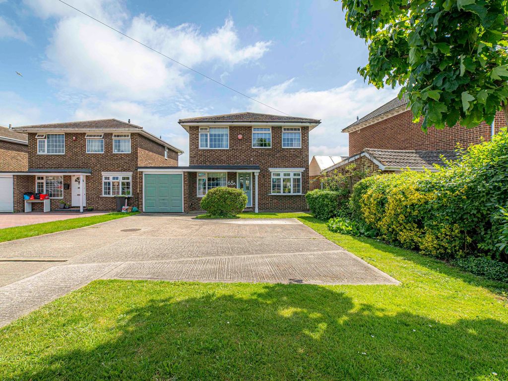 4 bed detached house for sale in Borstal Hill, Whitstable CT5, £500,000