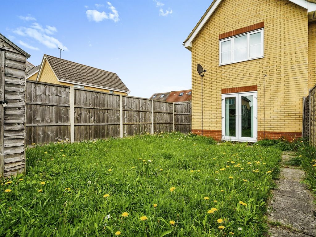 2 bed end terrace house for sale in Close, Leagrave, Luton LU4