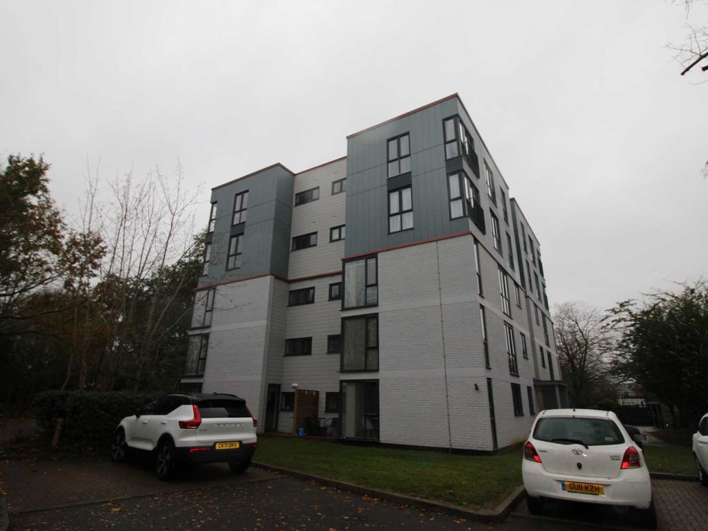 2 bed flat to rent in Earlswood Way, Colchester CO2, £1,200 pcm Zoopla