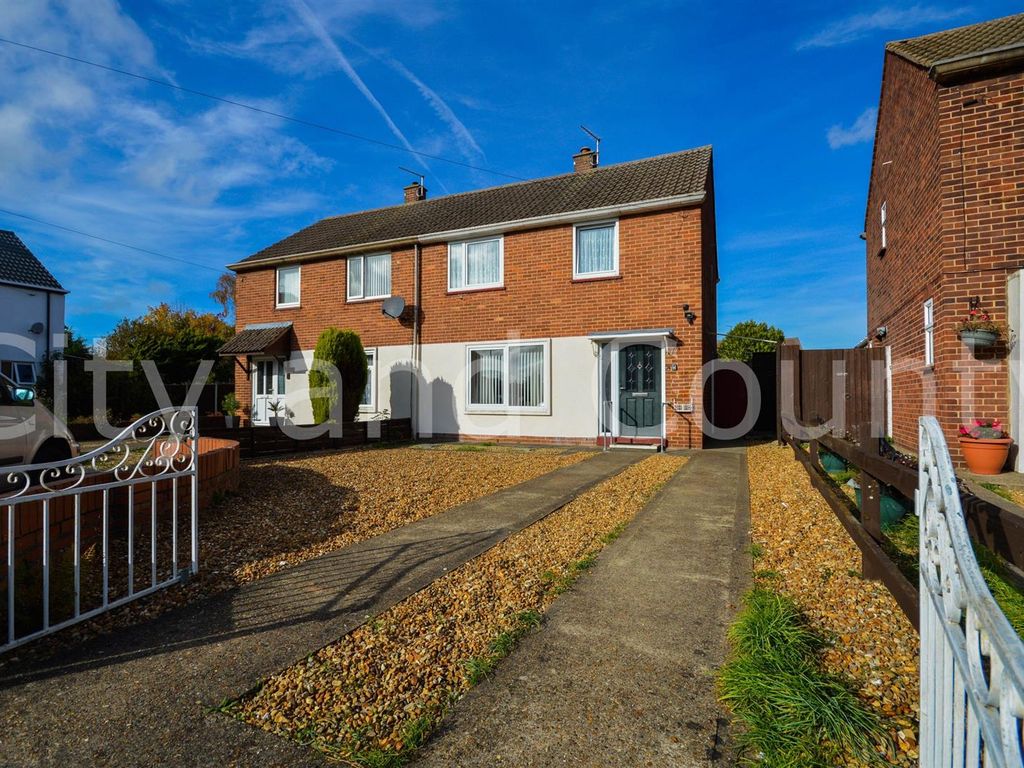 3 bed semidetached house for sale in Crocus Grove, Peterborough PE1