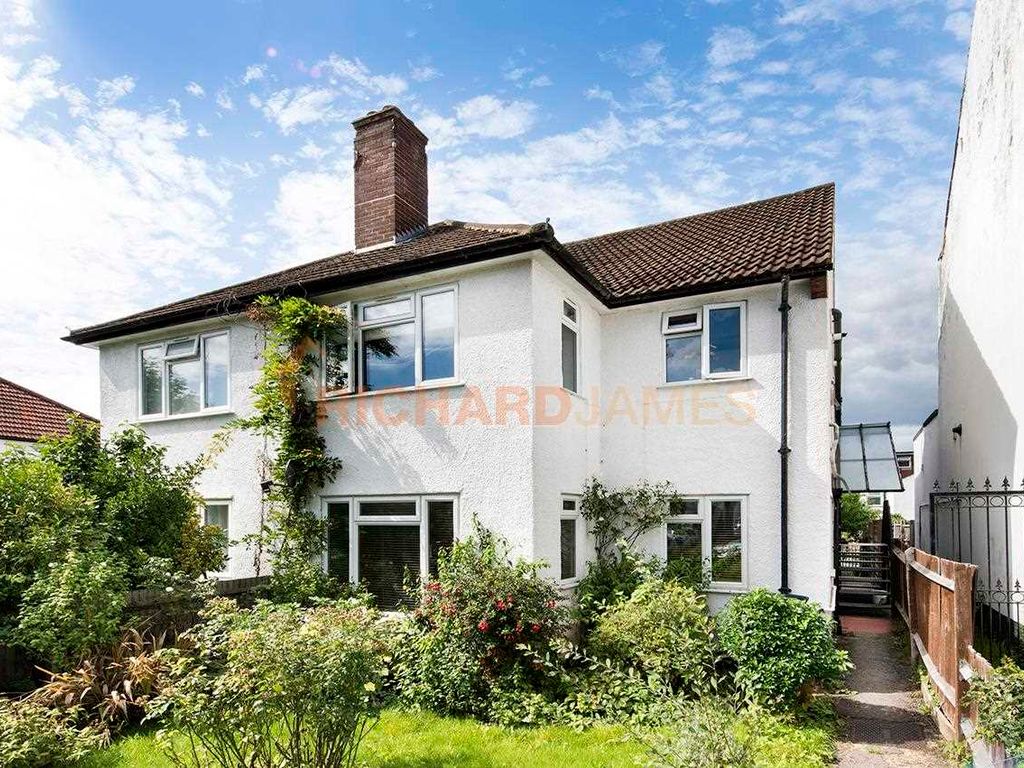 2 bed flat for sale in Marion Road, London NW7 Zoopla