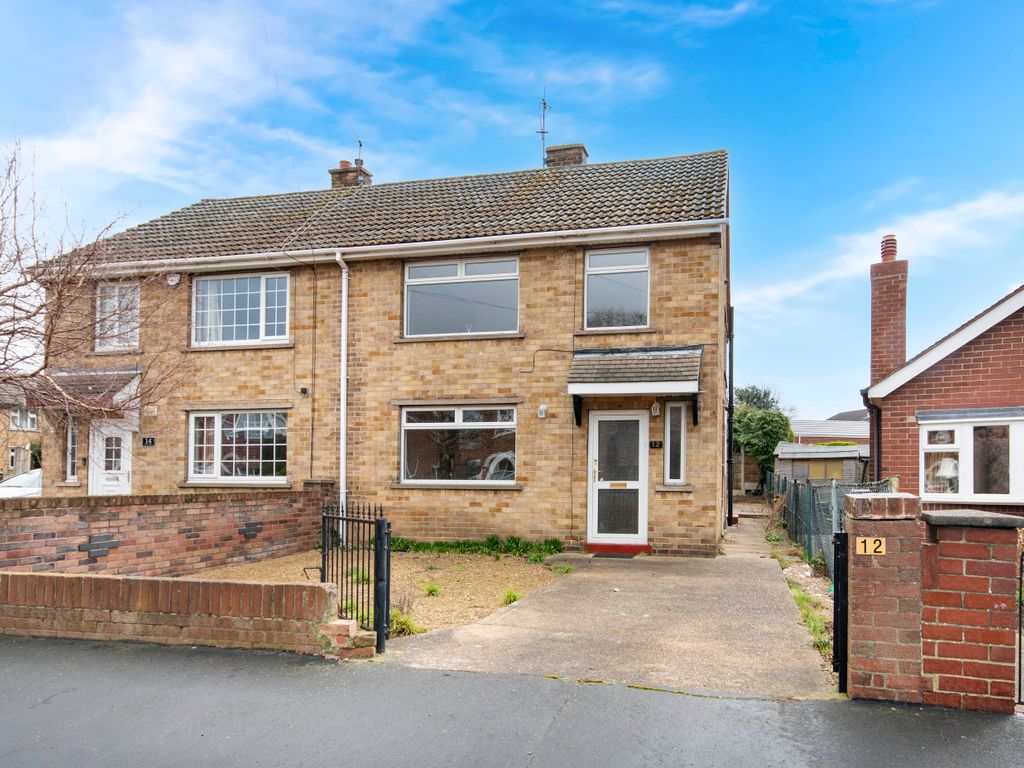 3 bed semidetached house for sale in Valley Drive, Branton Doncaster