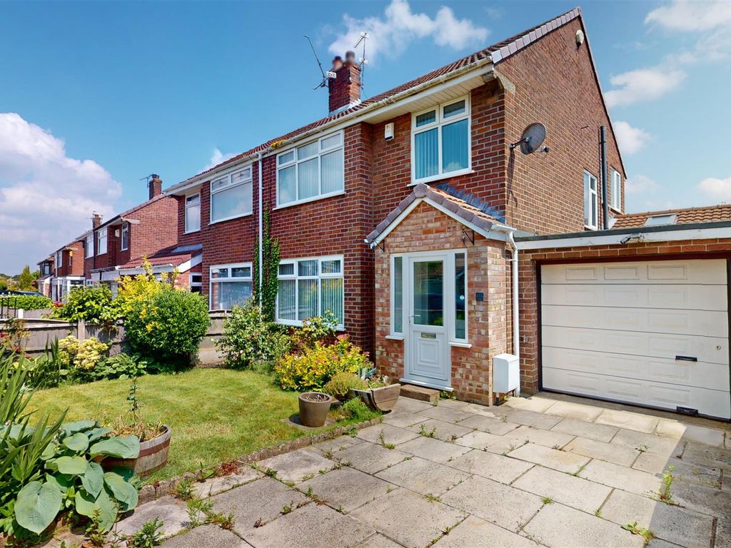 3 bed semidetached house for sale in Broadway, Eccleston WA10, £