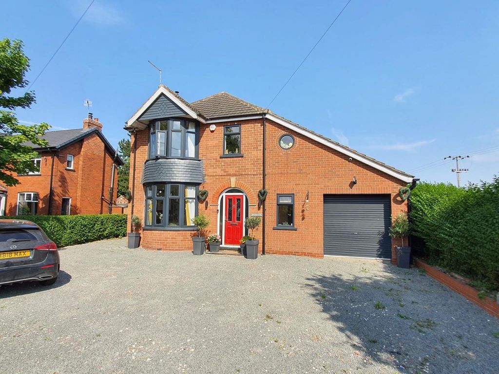 4 bed detached house for sale in Flixborough Road, BurtonUponStather