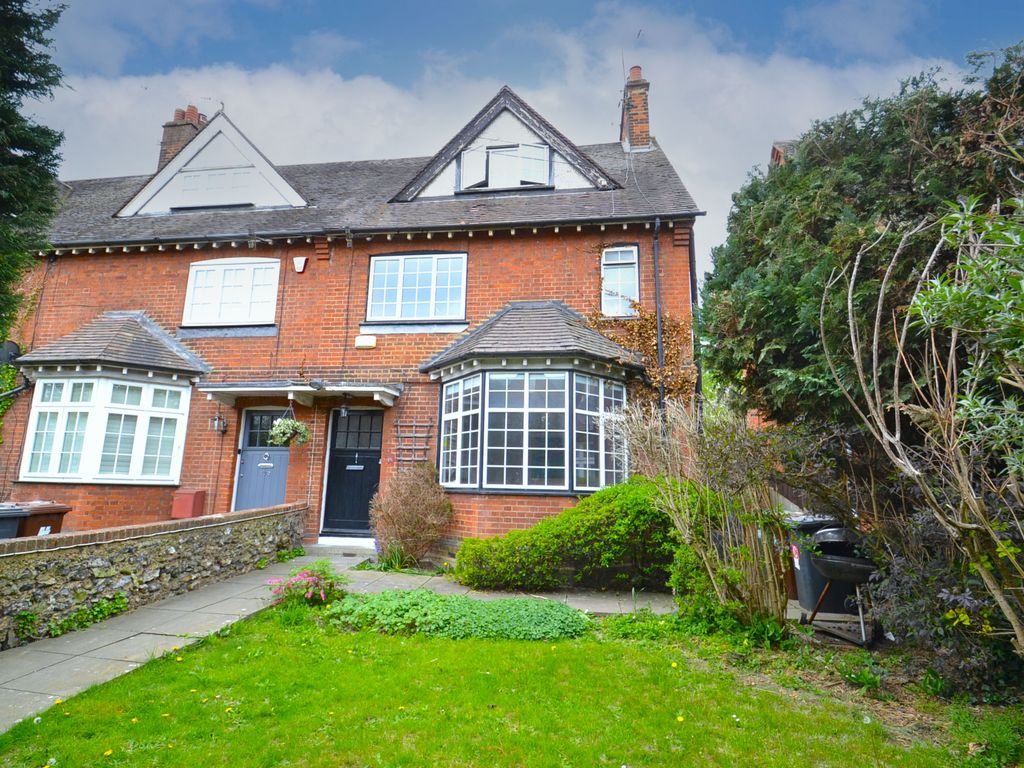 4 bed end terrace house for sale in Watling Street, Radlett WD7 Zoopla