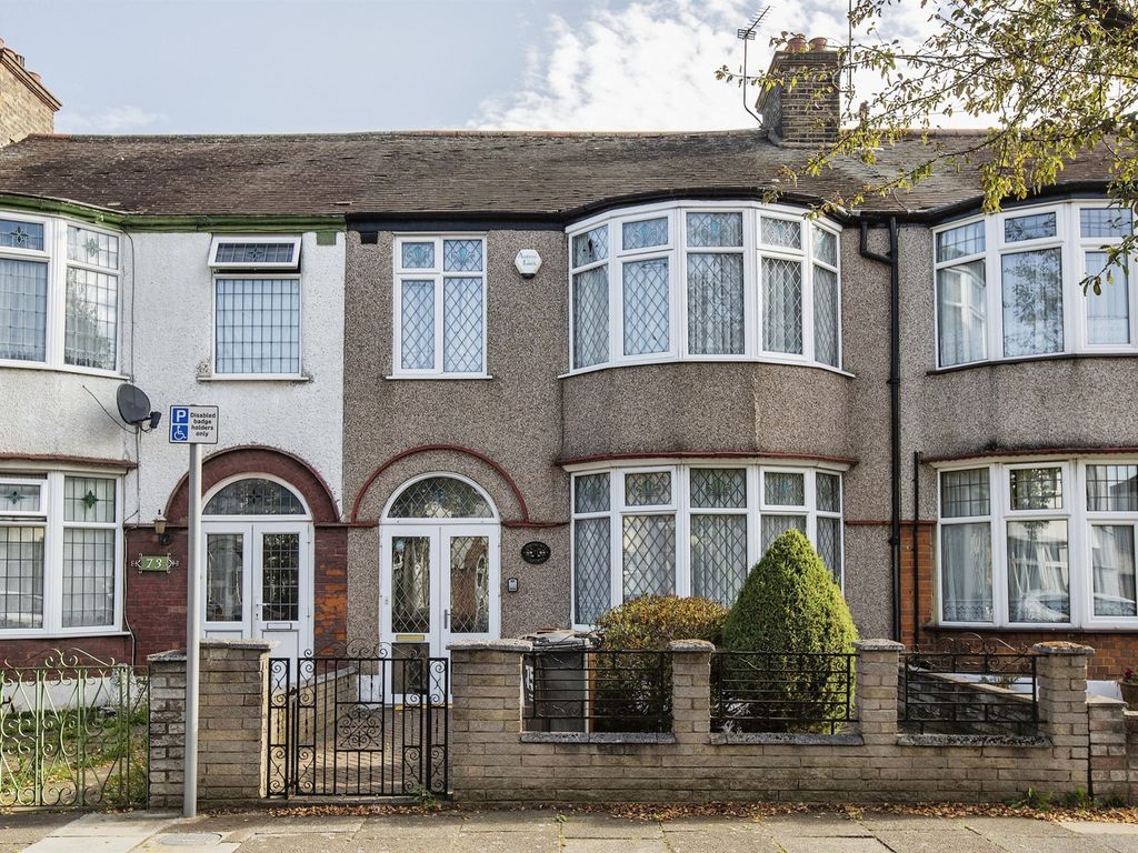 3 bed terraced house for sale in Lyndhurst Gardens, Barking IG11, £