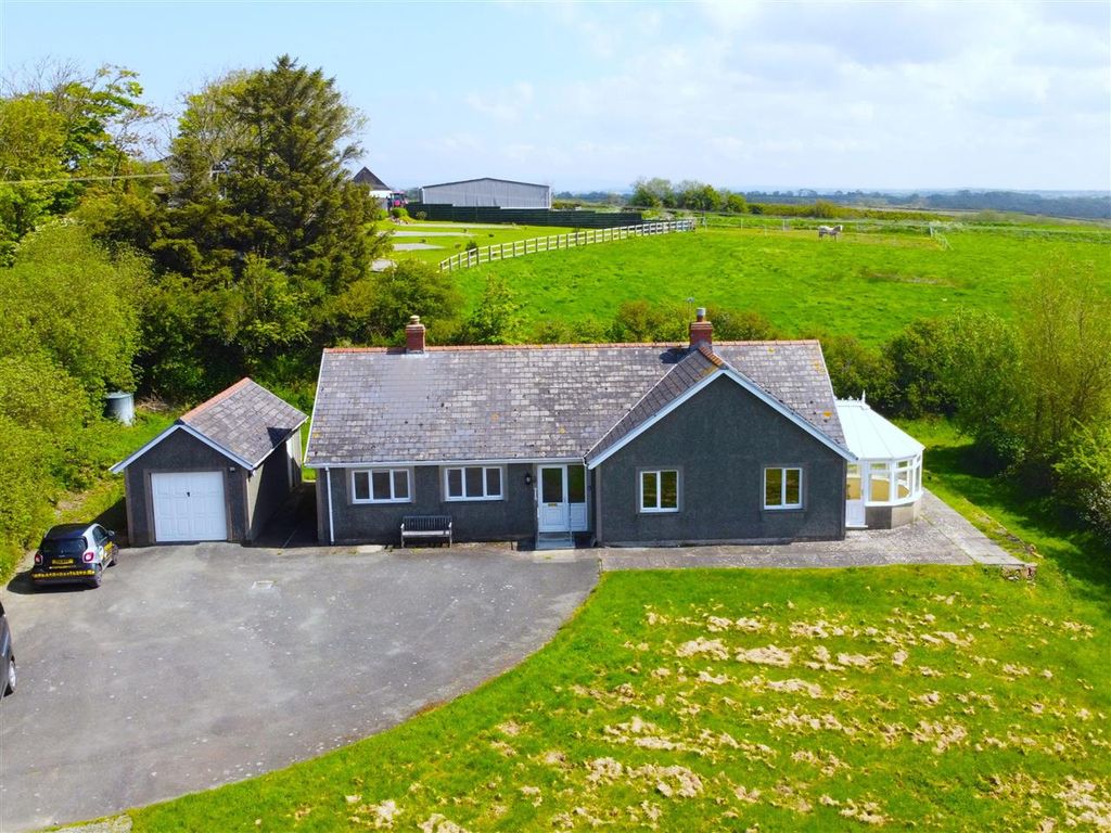 3 bed bungalow for sale in The Hawthorns, Keeston, Haverfordwest SA62