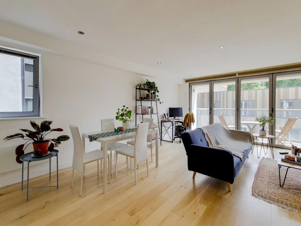 Featherstone Street, Old Street EC1Y  