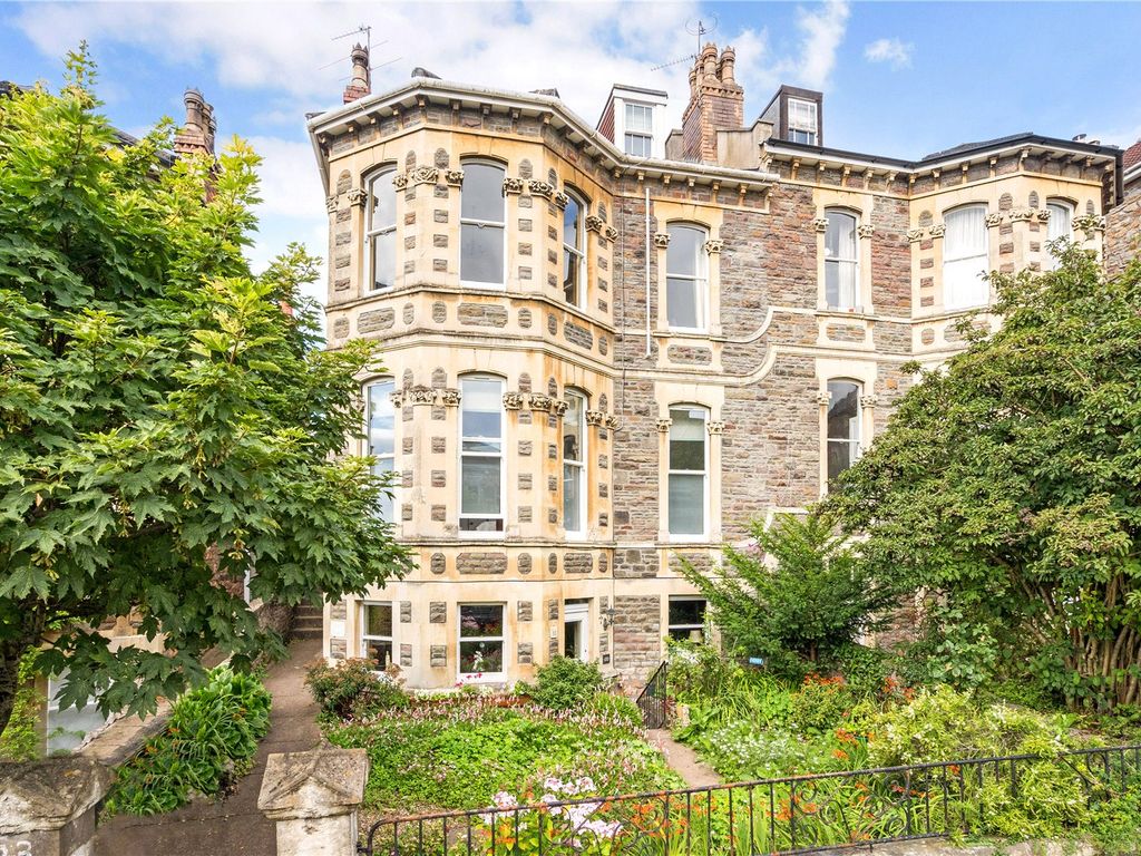 2 bed flat for sale in Beaconsfield Road, Clifton, Bristol BS8, £