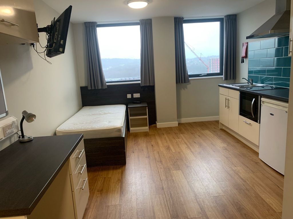1 bed flat to rent in Queen Street, Sheffield, South Yorkshire S1, £625