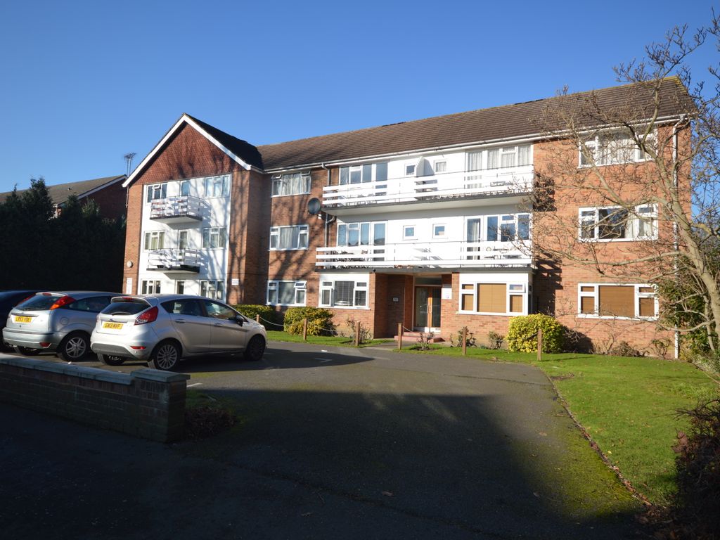 1 bed flat to rent in Lovelace Gardens, Surbiton KT6 Zoopla