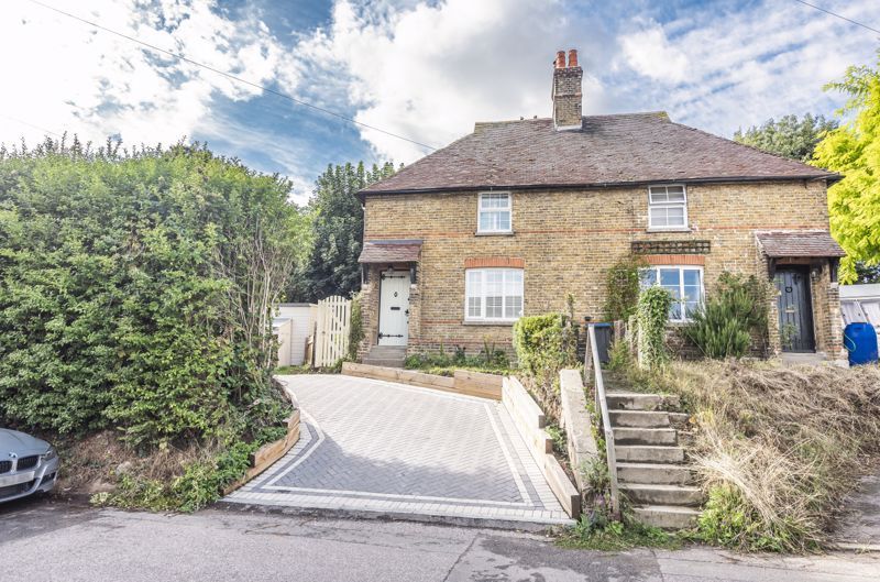 3 bed property for sale in Chequer Lane, Ash, Canterbury CT3, £375,000