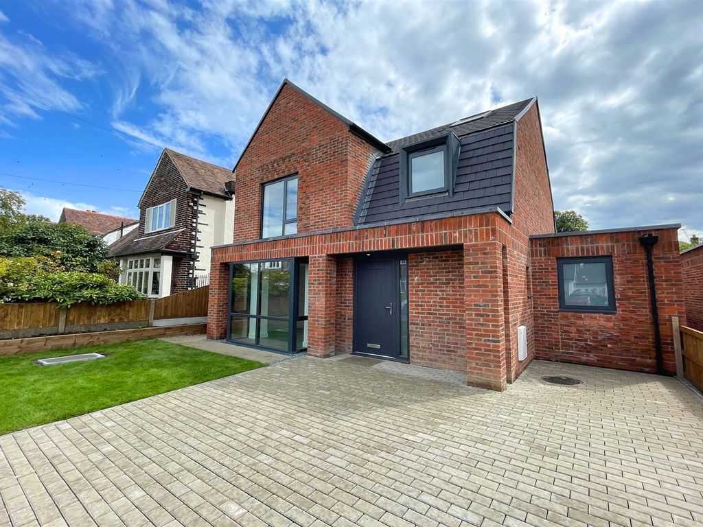 New home, 4 bed detached house for sale in Yew Tree Drive, Sale M33