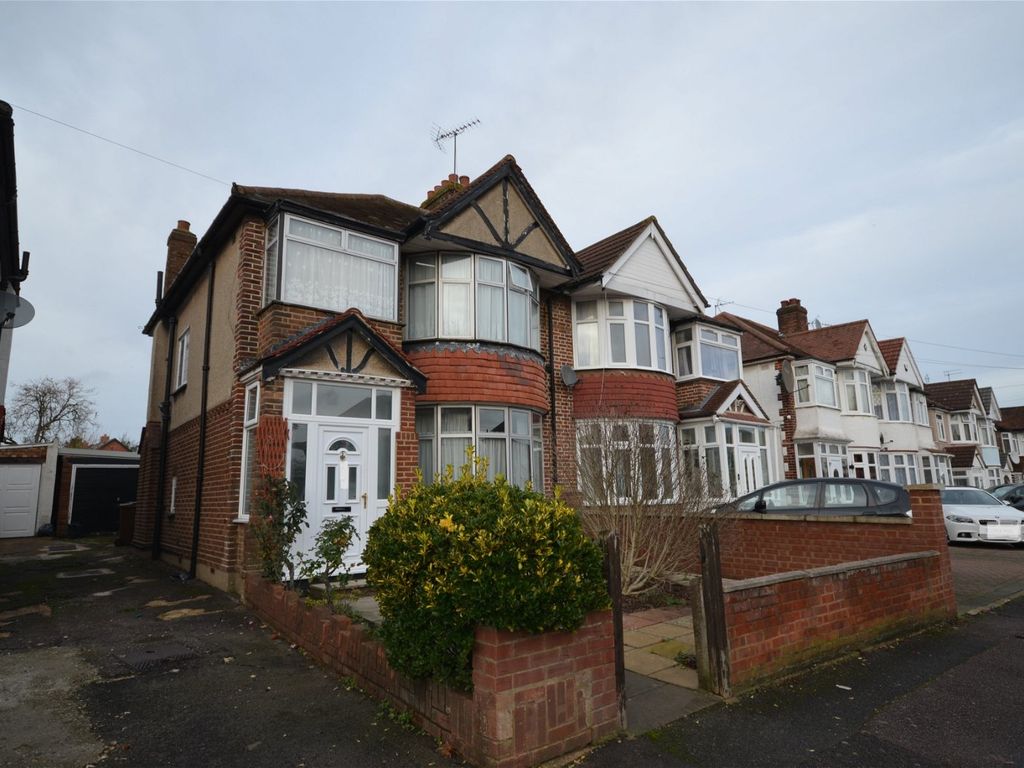 3 bed semidetached house for sale in Ivanhoe Drive, Harrow HA3, £