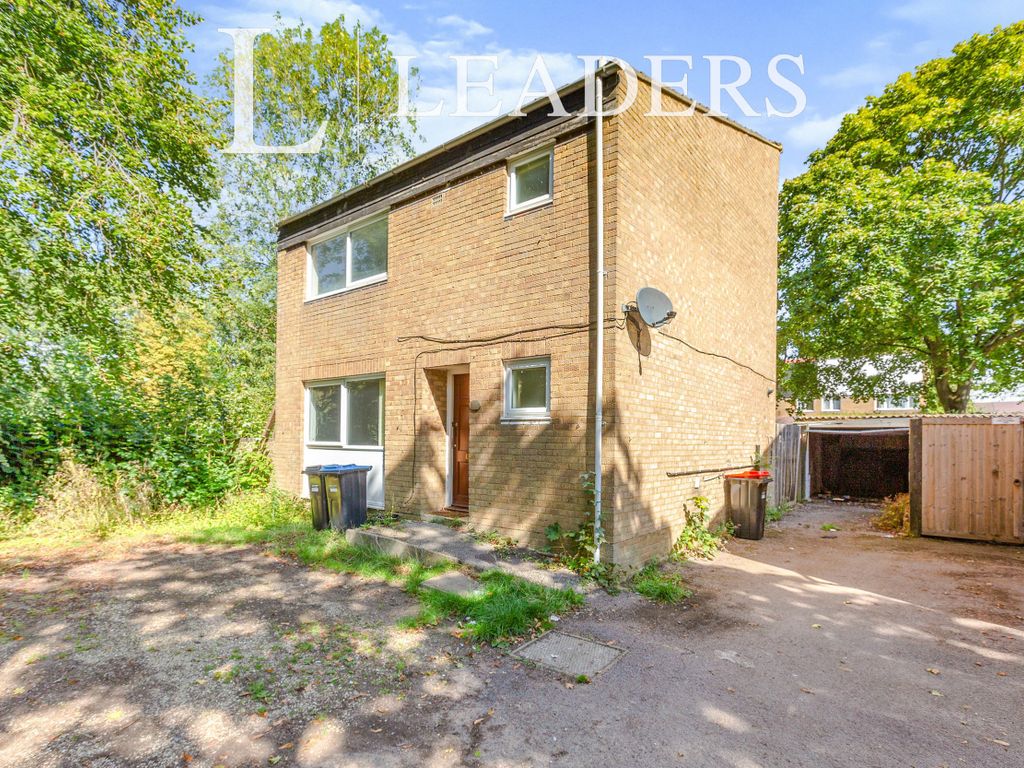 3 bed detached house to rent in Stotfold Court, Stony Stratford MK11, £