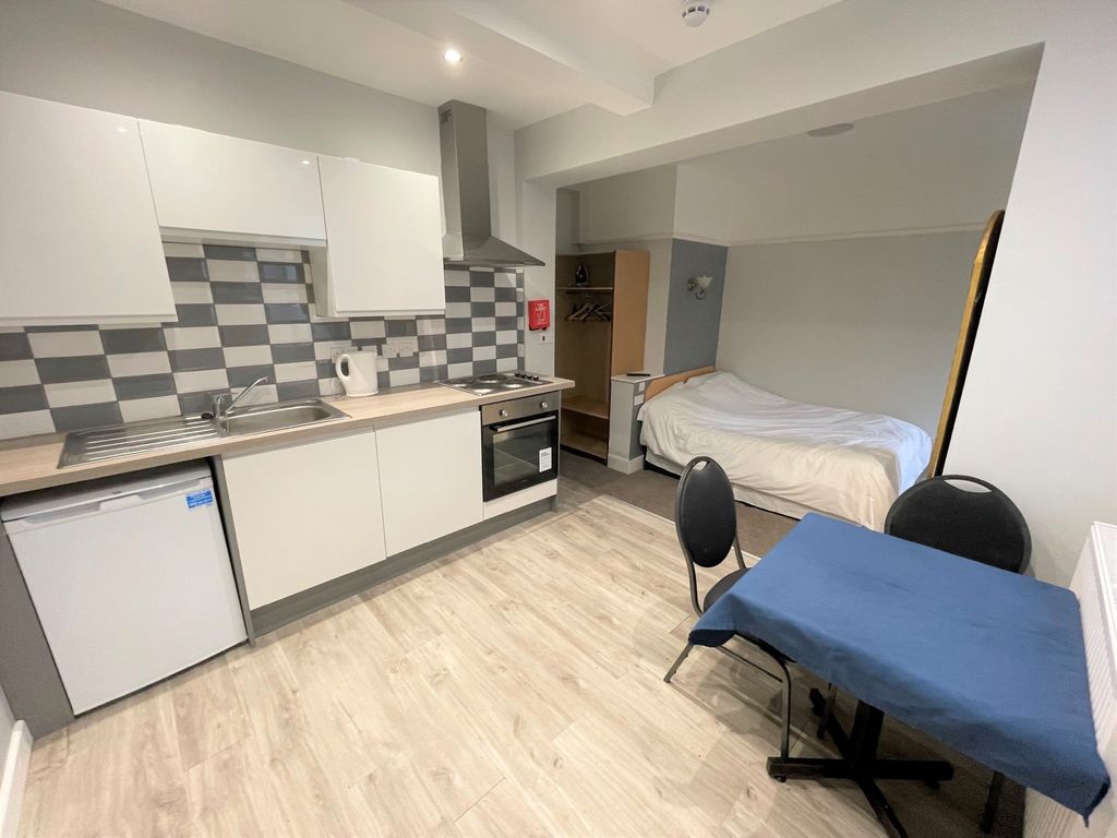 Studio to rent in Bath Road, Reading, Berkshire RG1 Zoopla