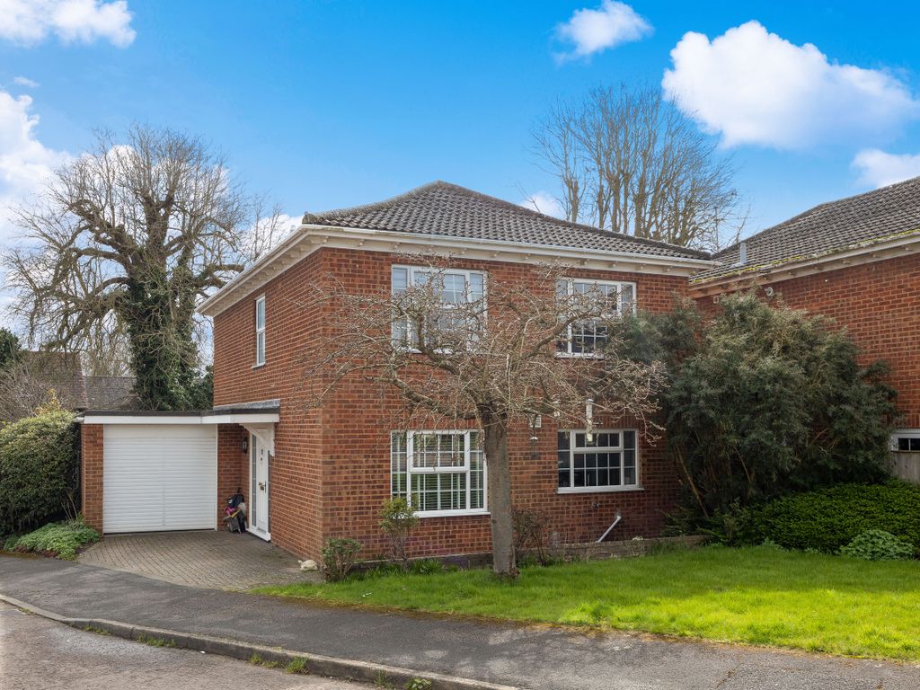 4 bed detached house for sale in Way, Bierton, Aylesbury