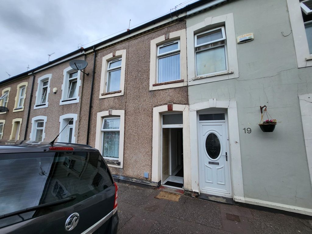 3 bed terraced house to rent in Bradford Street, Cardiff CF11, £1,150