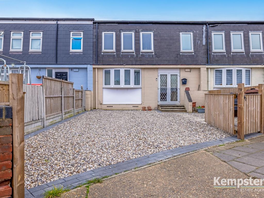 4 bed terraced house for sale in Adelaide Road, Tilbury RM18, £290,000