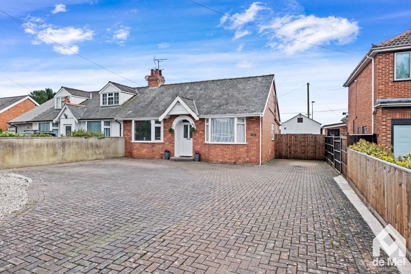 4 bed semidetached house for sale in Tewkesbury Road, Uckington