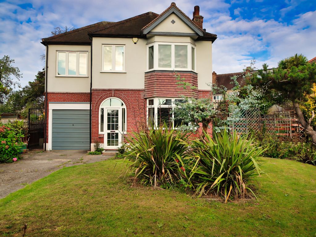 4 bed detached house for sale in Perry Hill, Catford, London SE6, £