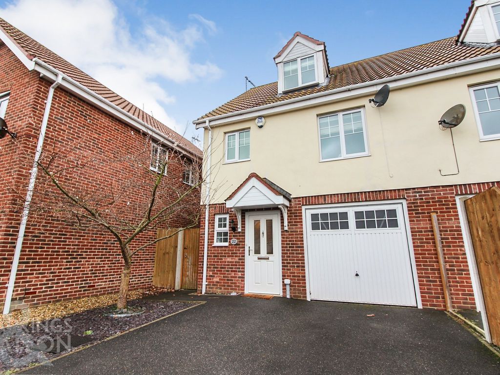 3 bed town house to rent in Codlins Lane, Beccles NR34, £1,000 pcm Zoopla