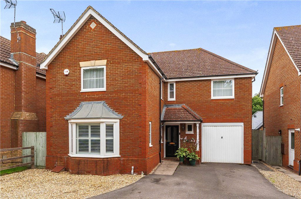 4 bed detached house for sale in Bushell Way, Arborfield, Reading RG2