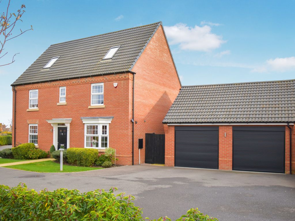 6 bed detached house for sale in Mahaddie Way, Warboys, Huntingdon PE28