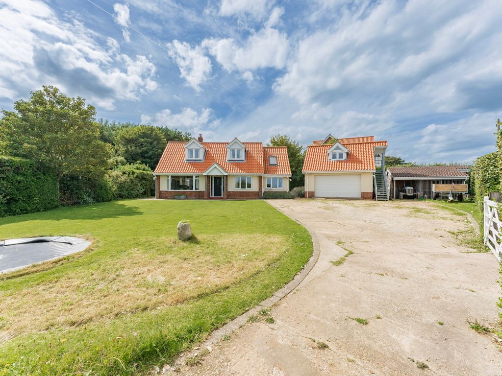 4 bed detached house for sale in Cromer Road, Mundesley, Norwich NR11