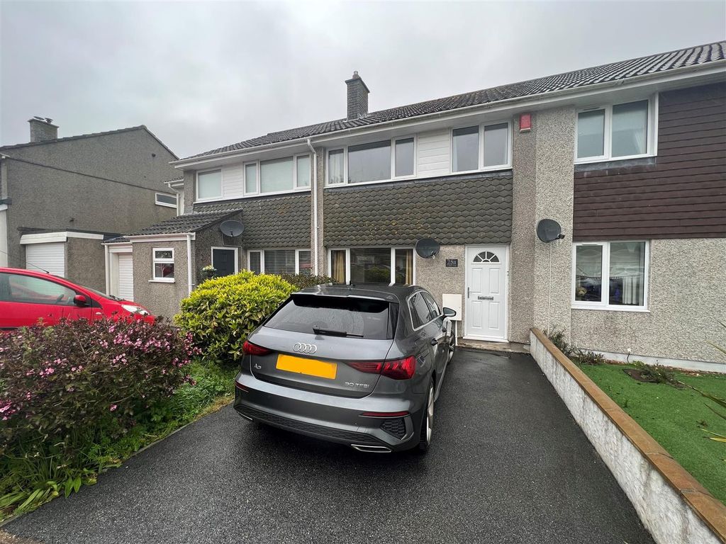 3 bed property to rent in Polstain Crescent, Threemilestone, Truro TR3