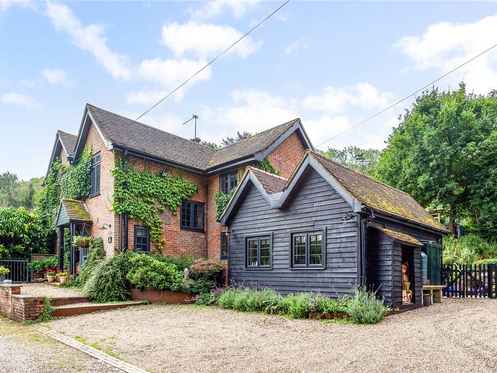 4 bed detached house for sale in Village Lane, Hedgerley, Slough SL2