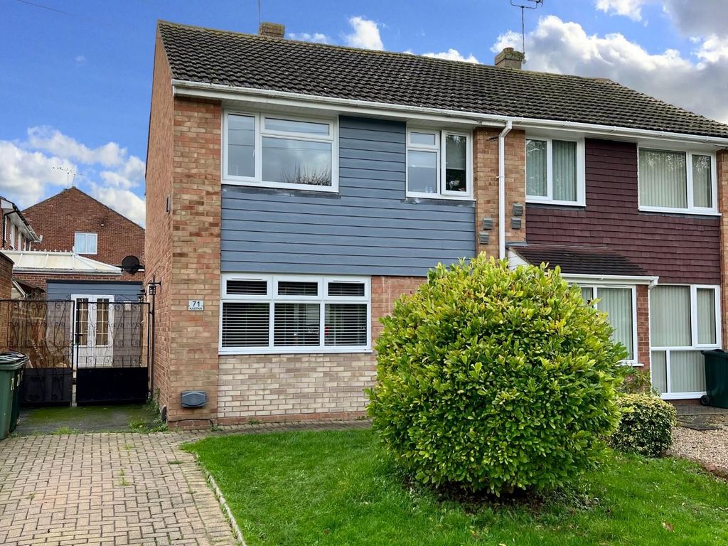 3 bed semidetached house for sale in Quantock Drive, Ashford, Kent TN24, £325,000 Zoopla