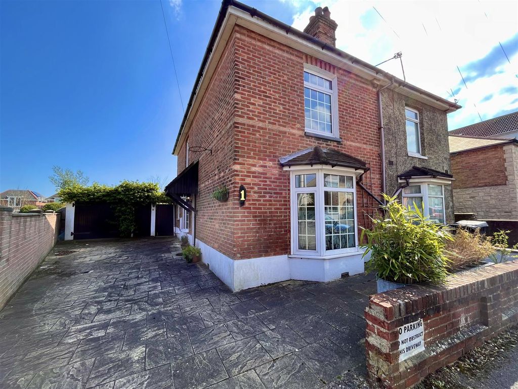 3 bed semidetached house to rent in Grantham Road, Bournemouth BH1 Zoopla