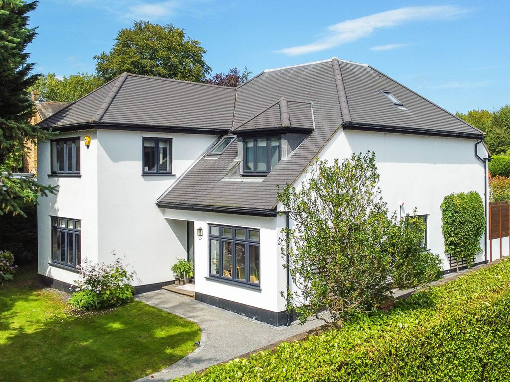 4 bed detached house for sale in Manor Road, Penn HP15, £1,299,950 Zoopla