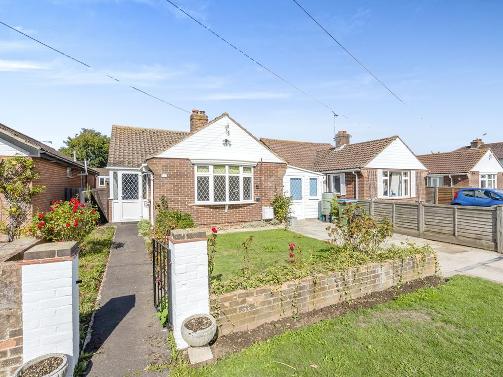 2 bed bungalow for sale in Firs Avenue West, Bognor Regis PO22, £