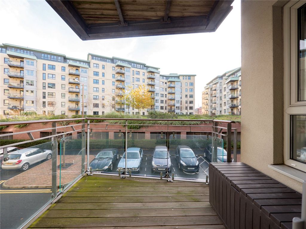 2 bed flat to rent in Portland Row, Edinburgh EH6 Zoopla