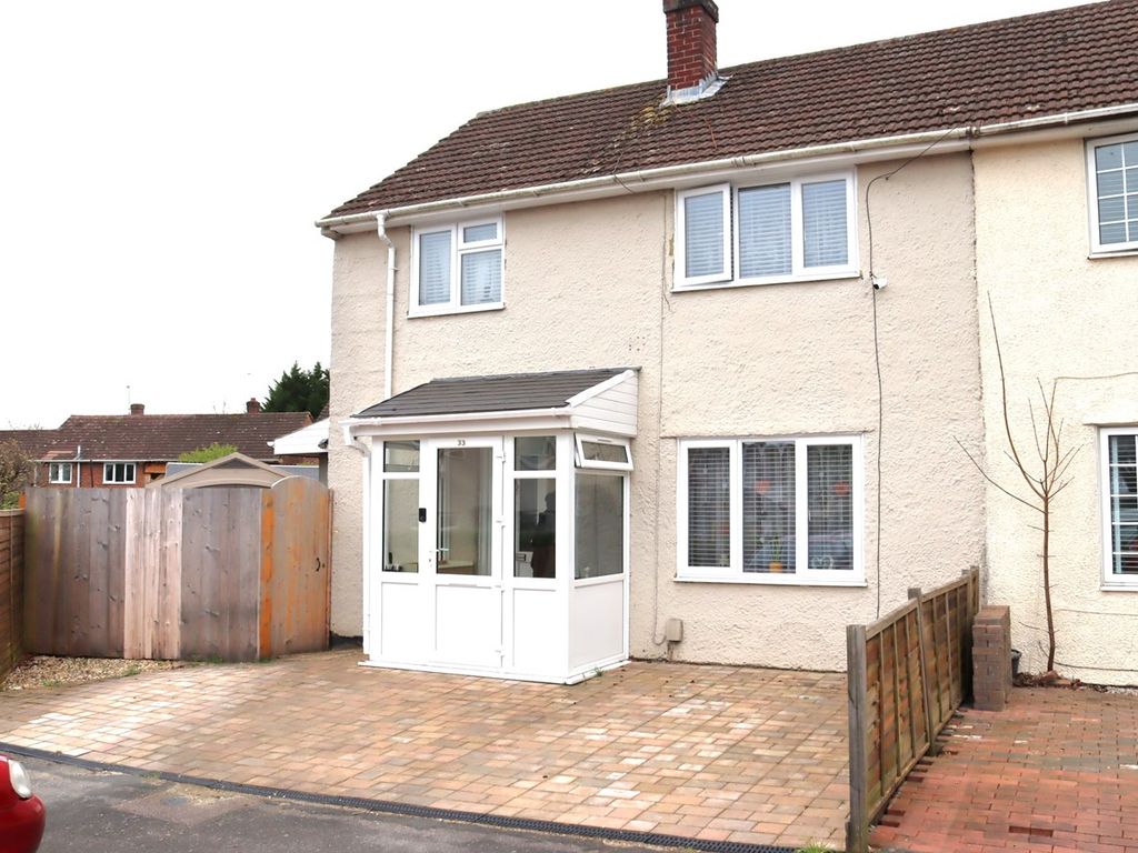 3 bed semidetached house for sale in All Saints Crescent, Farnborough