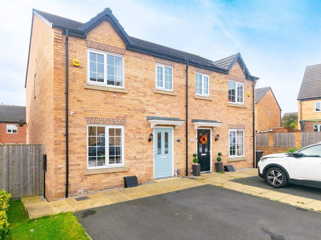 3 bed semidetached house for sale in Yew Road, Leeds LS14, £250,000