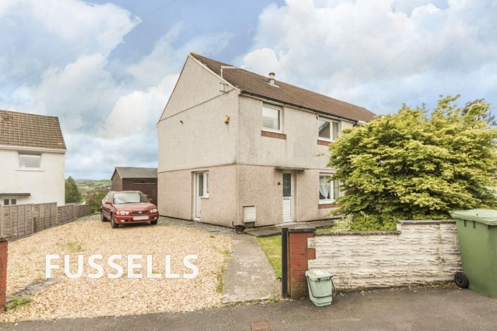 3 bed semidetached house for sale in Heath Road, Pontllanfraith