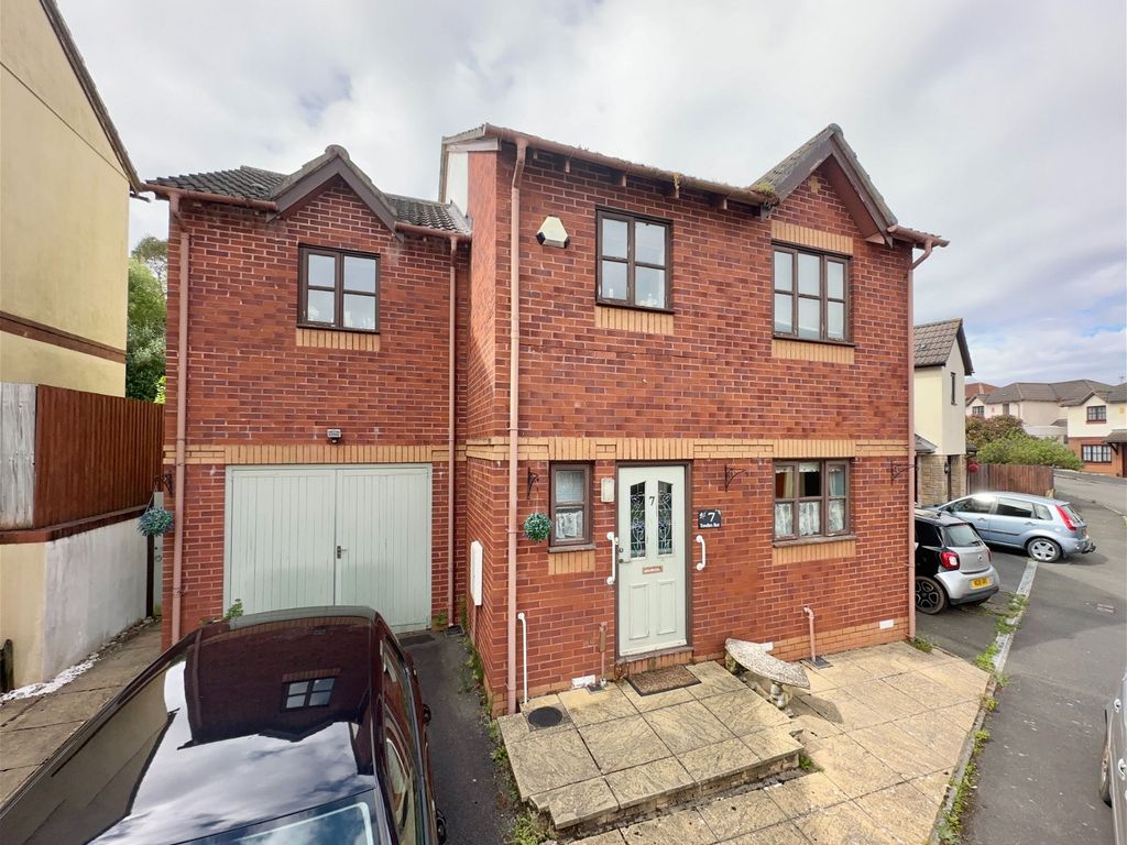 4 bed detached house for sale in Tallow Wood Close, Paignton TQ3, £