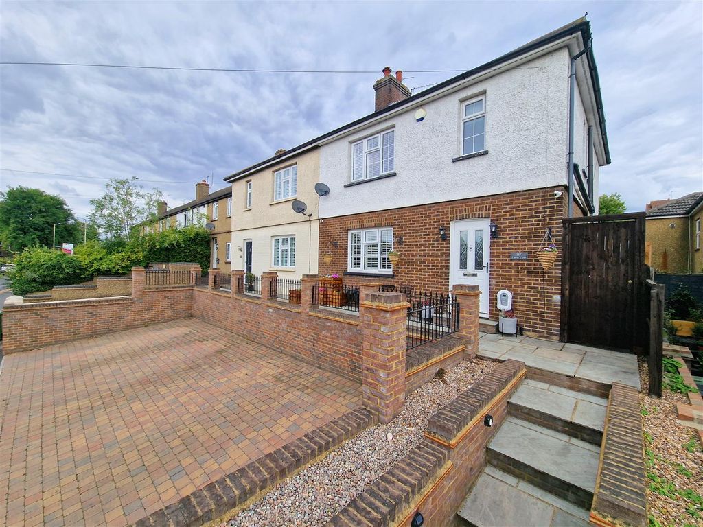 3 bed semidetached house for sale in Lawn Lane, Hemel Hempstead HP3