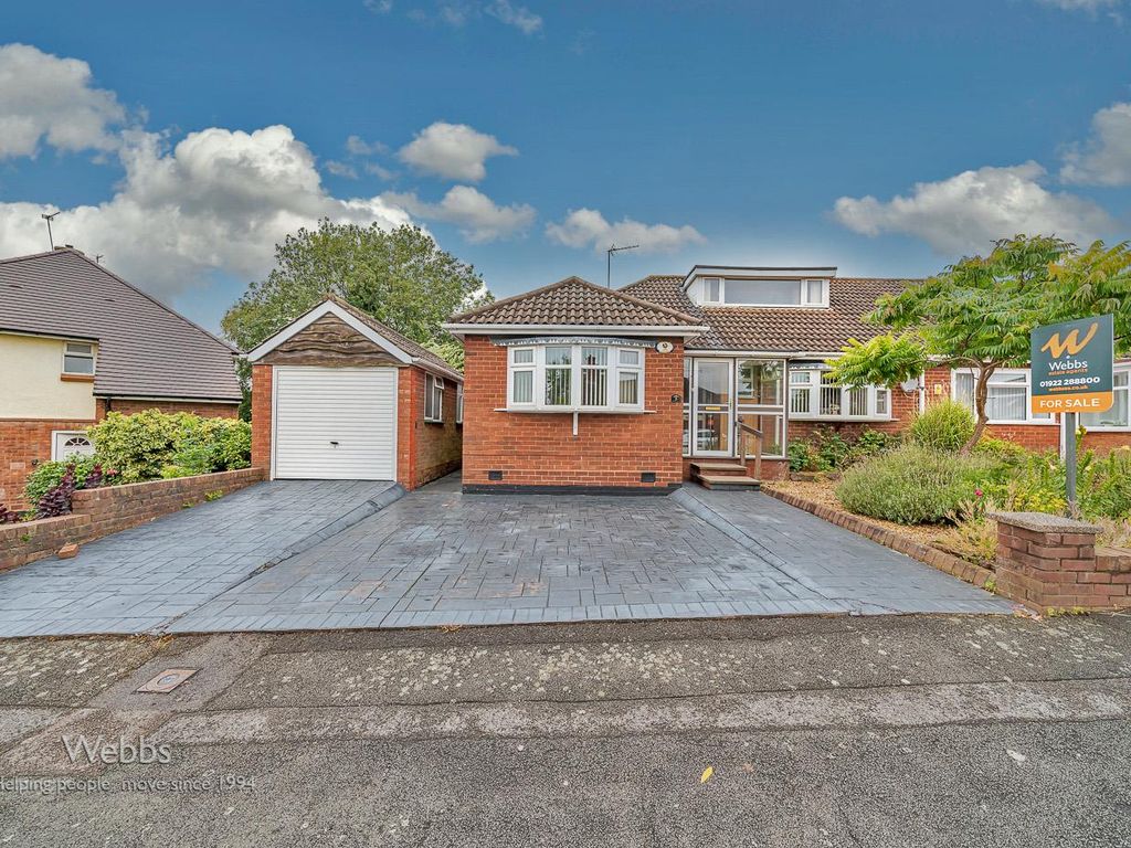 4 bed semidetached bungalow for sale in Cambridge Close, Aldridge