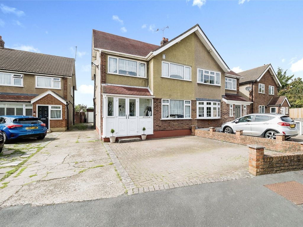 3 bed semidetached house for sale in Oxford Avenue, Hornchurch RM11, £