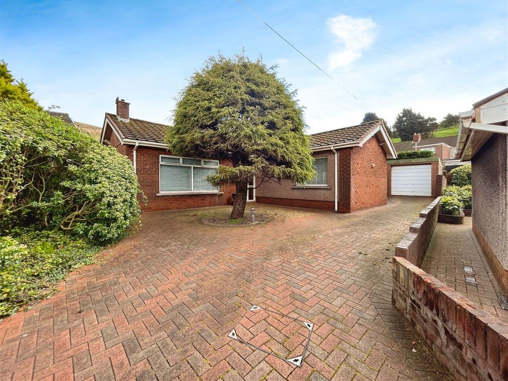 3 bed bungalow for sale in Llewellyn Close, Port Talbot SA13, £260,000