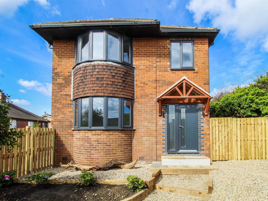 3 bed detached house for sale in Headland Lane, Earlsheaton, Dewsbury WF12 Zoopla